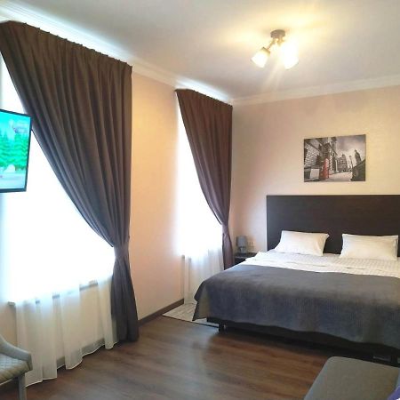 Hotel Business Apartments Dnipro Esterno foto