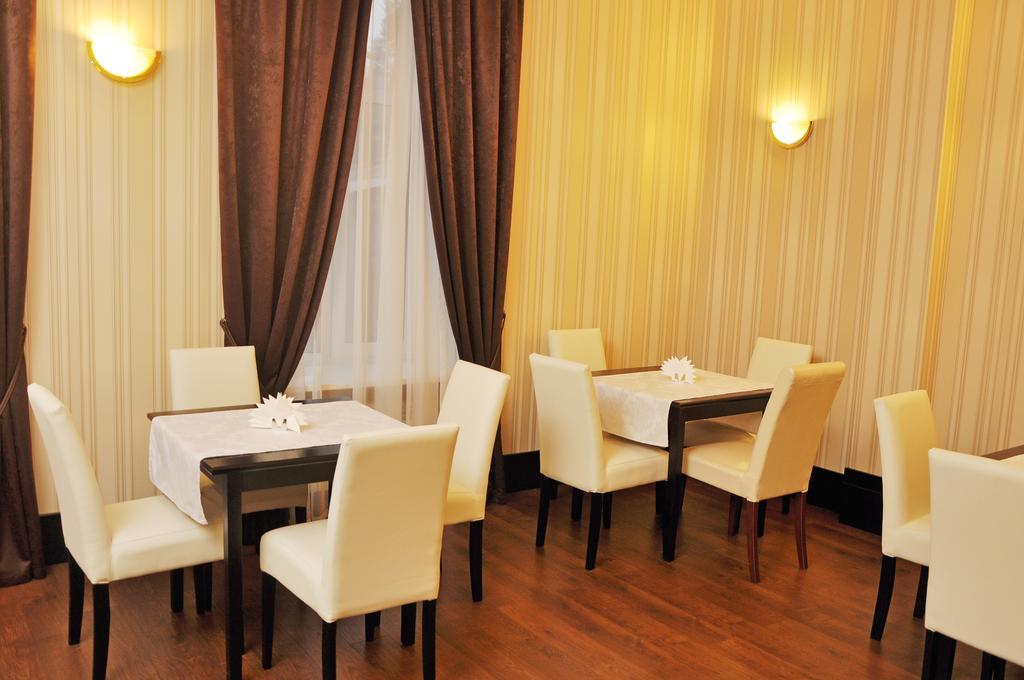 Hotel Business Apartments Dnipro Esterno foto