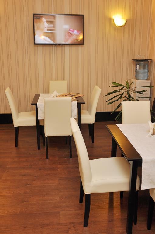Hotel Business Apartments Dnipro Esterno foto