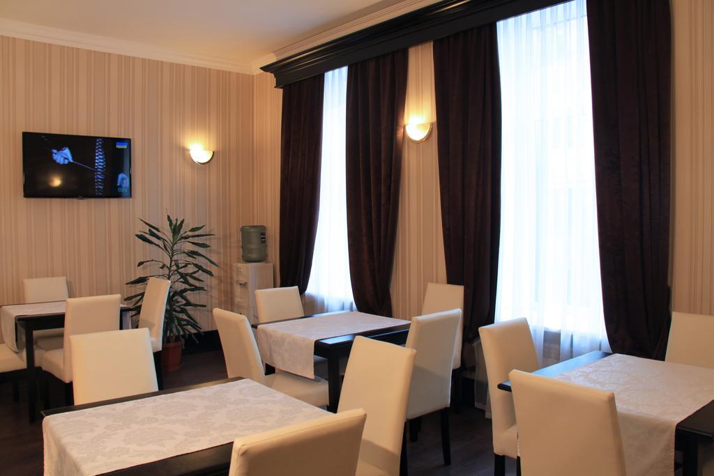 Hotel Business Apartments Dnipro Esterno foto