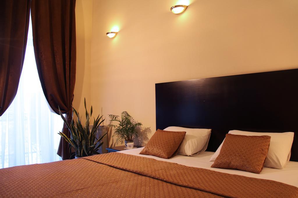 Hotel Business Apartments Dnipro Esterno foto