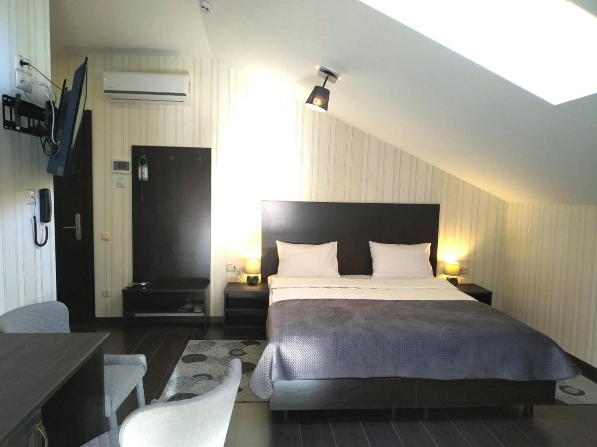 Hotel Business Apartments Dnipro Esterno foto
