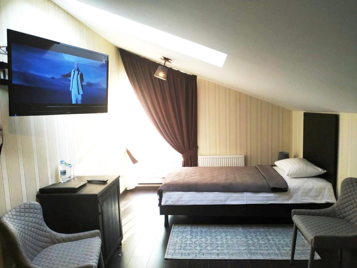 Hotel Business Apartments Dnipro Esterno foto