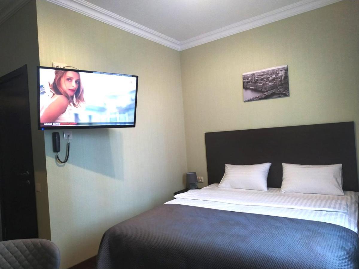 Hotel Business Apartments Dnipro Esterno foto