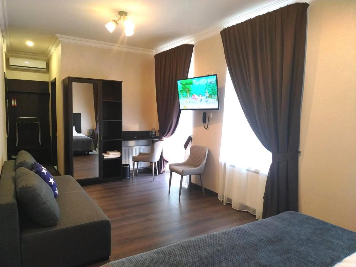 Hotel Business Apartments Dnipro Esterno foto
