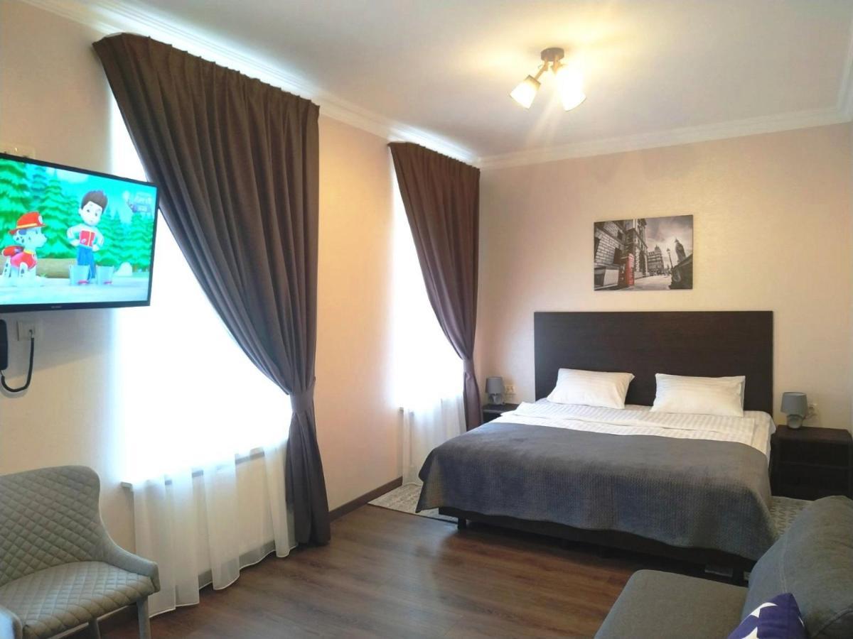 Hotel Business Apartments Dnipro Esterno foto