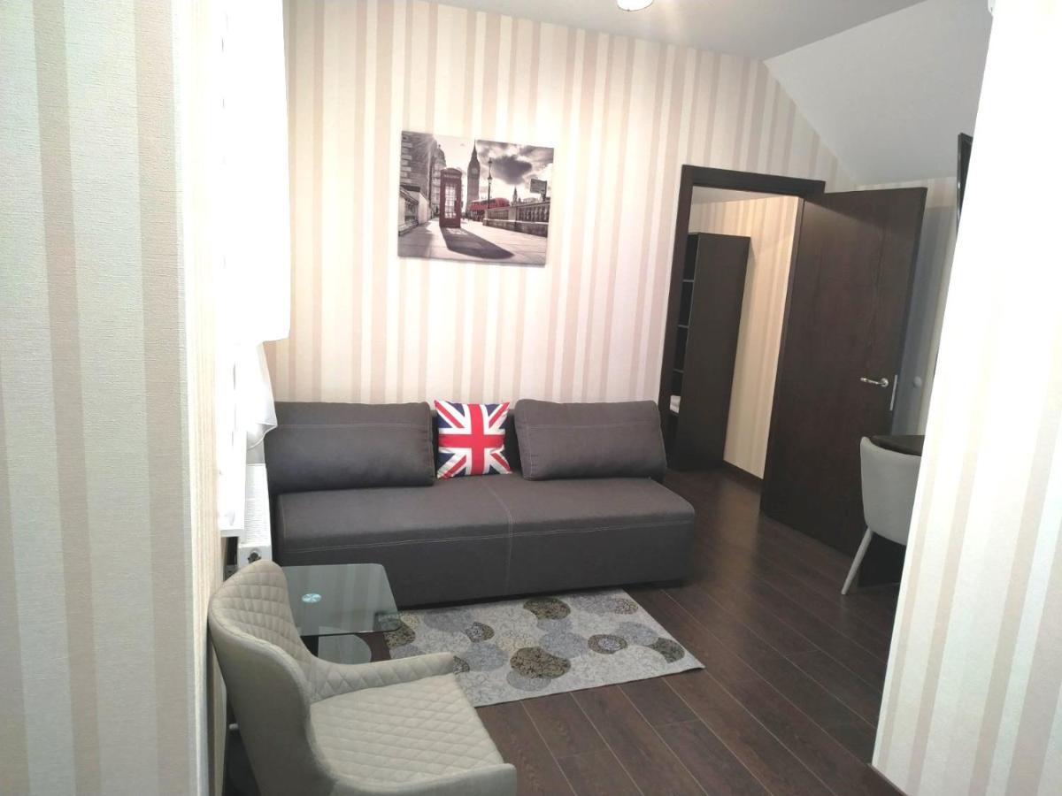 Hotel Business Apartments Dnipro Esterno foto