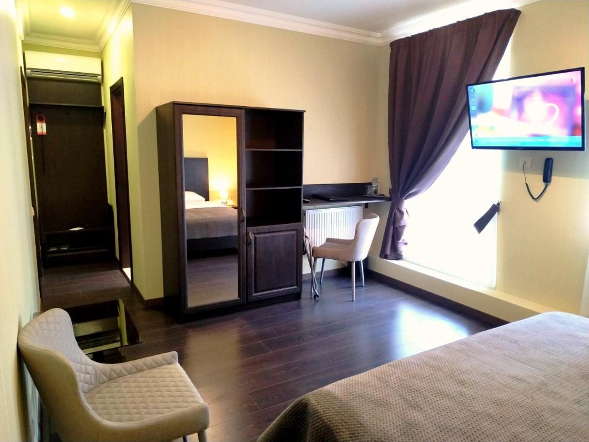 Hotel Business Apartments Dnipro Esterno foto